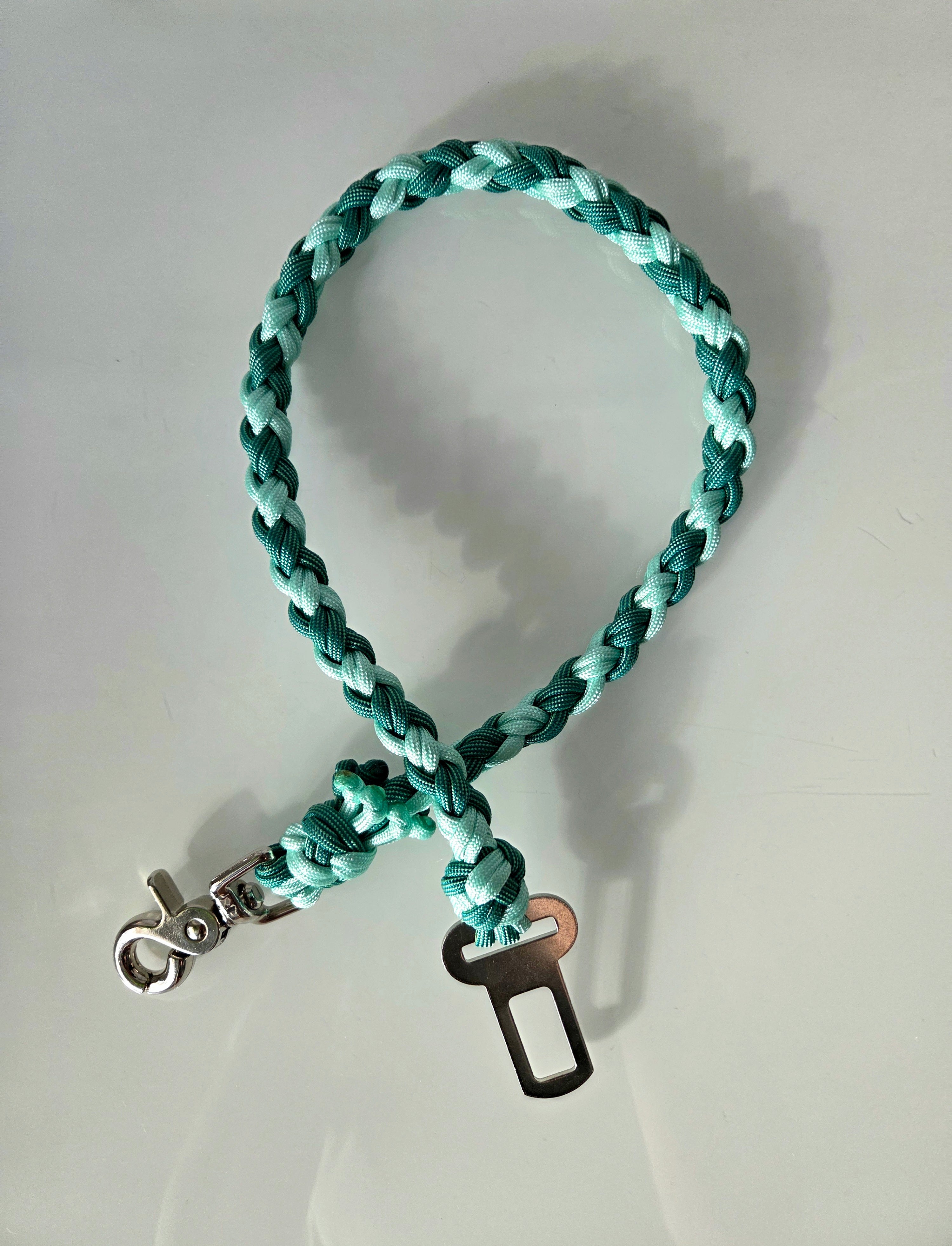 Autoanschnallgurt für Hunde aus Paracord | Zweifache Spirale