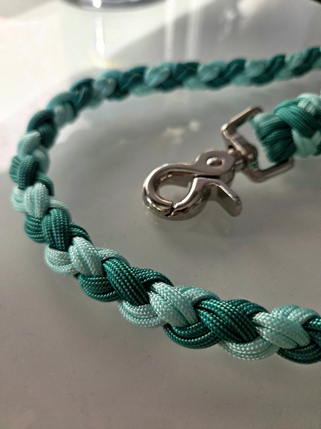Autoanschnallgurt für Hunde aus Paracord | Zweifache Spirale