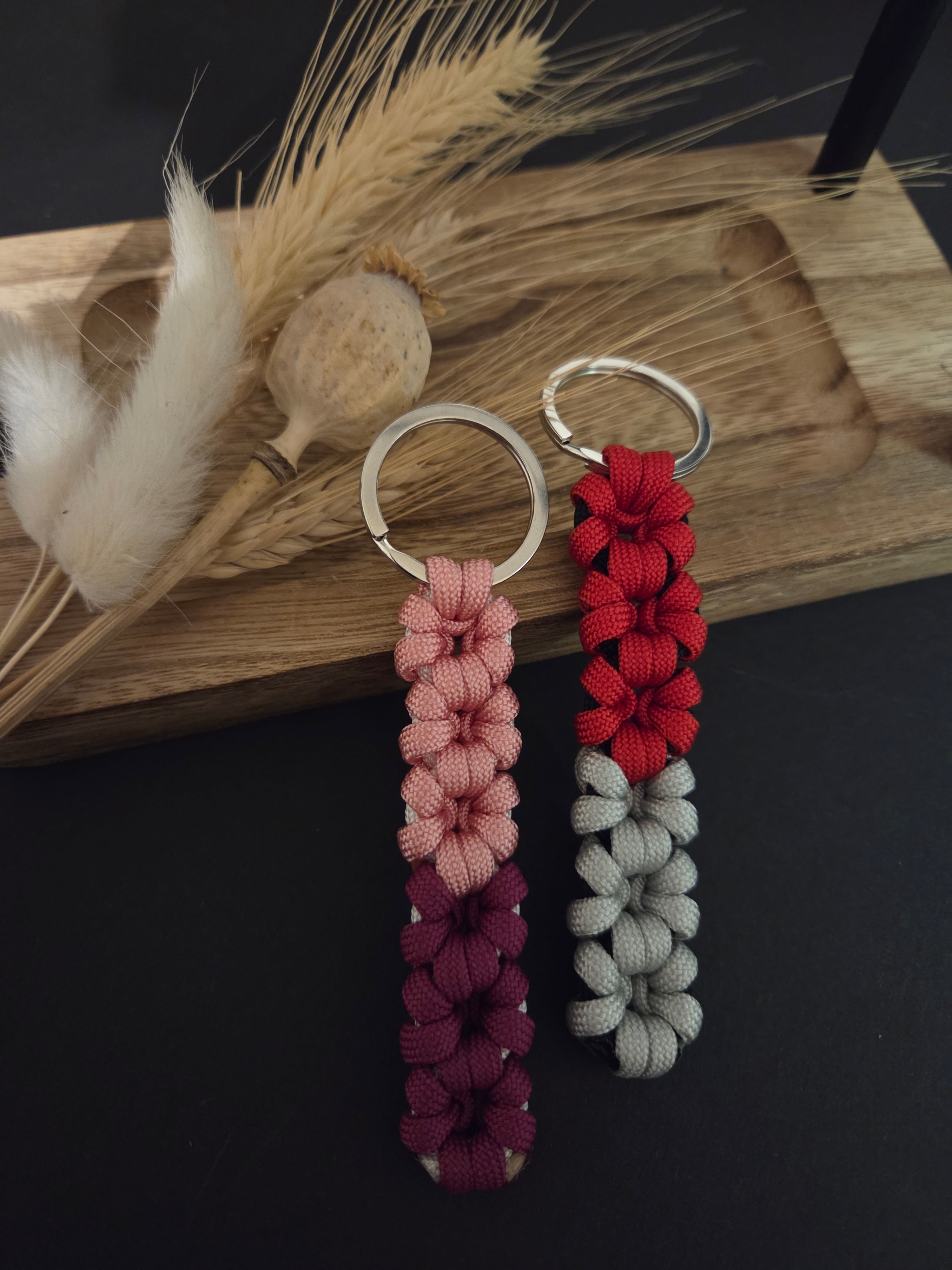 Paracord Schlüsselanhänger Blumen | Zweifarbig
