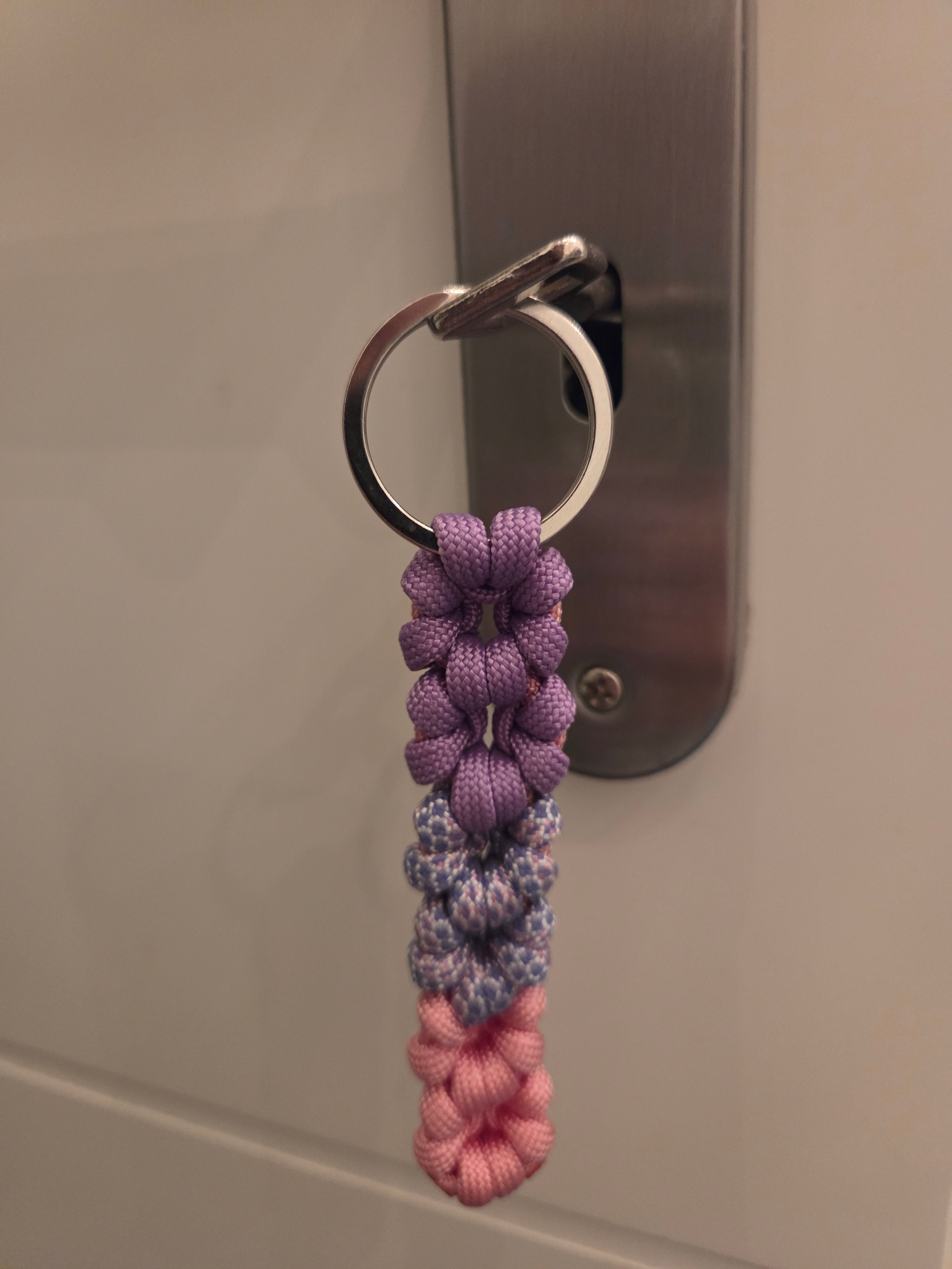 Paracord Schlüsselanhänger Blumen | Dreifarbig