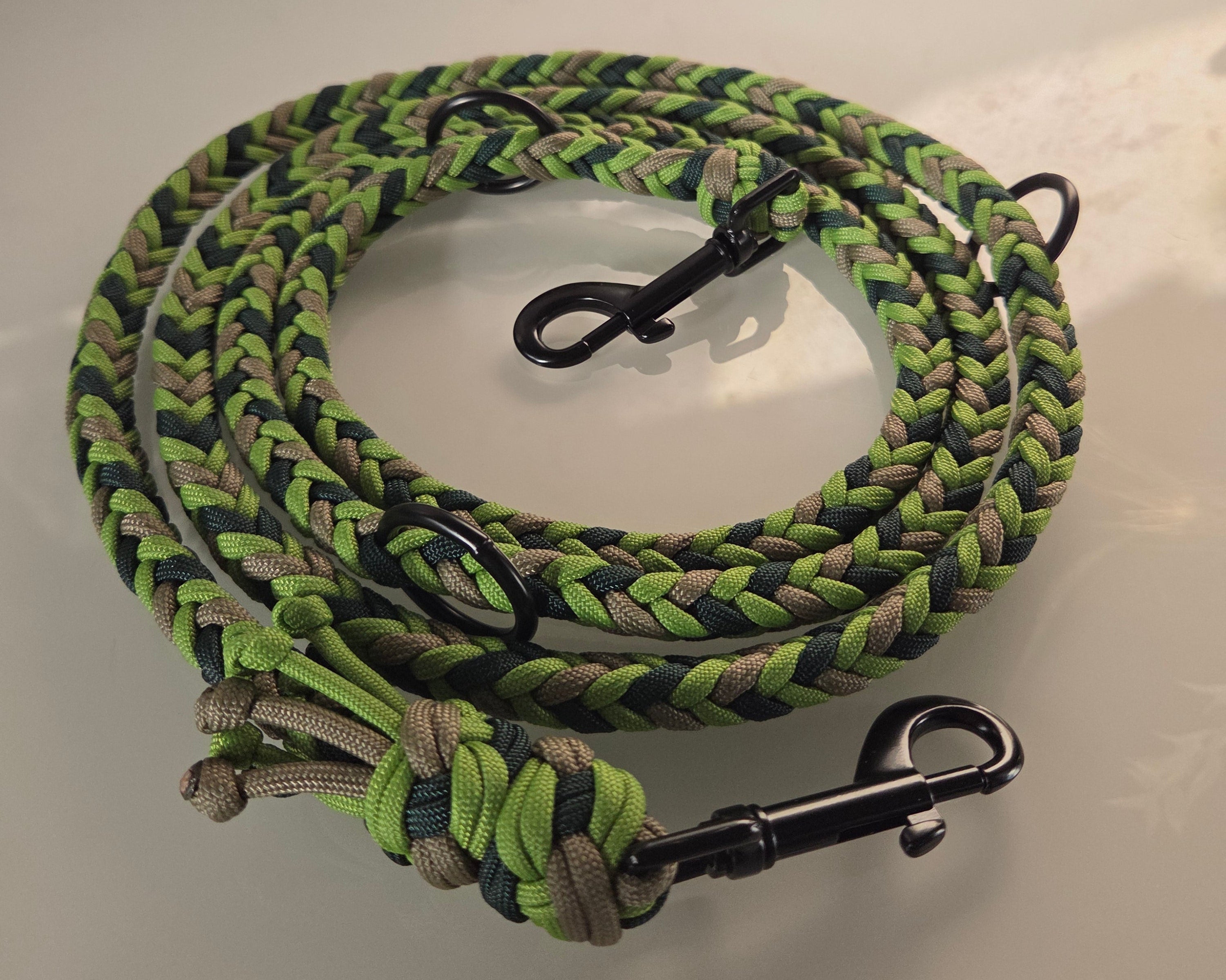 Olive Noir | Herringbone | Klassisches Design