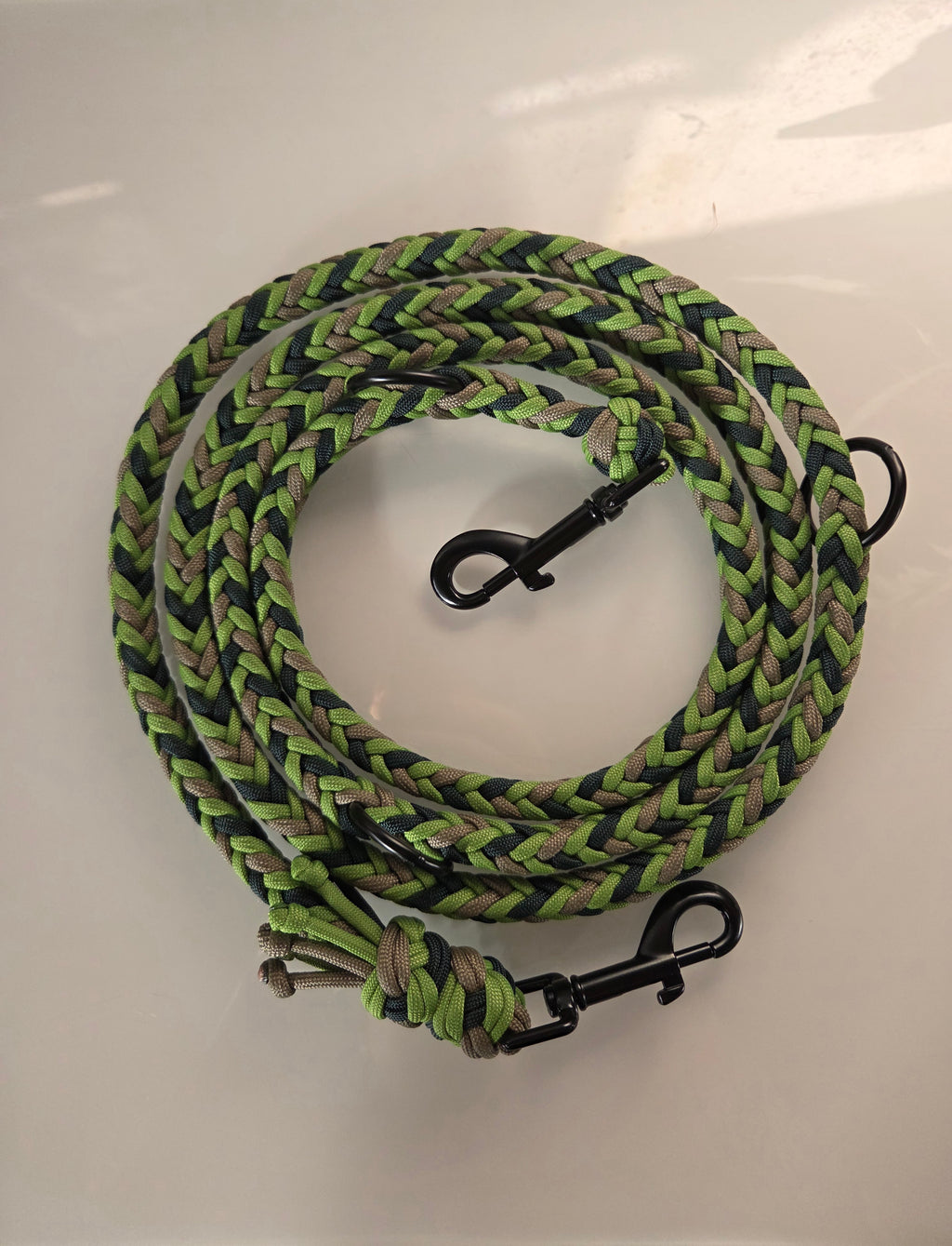 Olive Noir | Herringbone | Klassisches Design