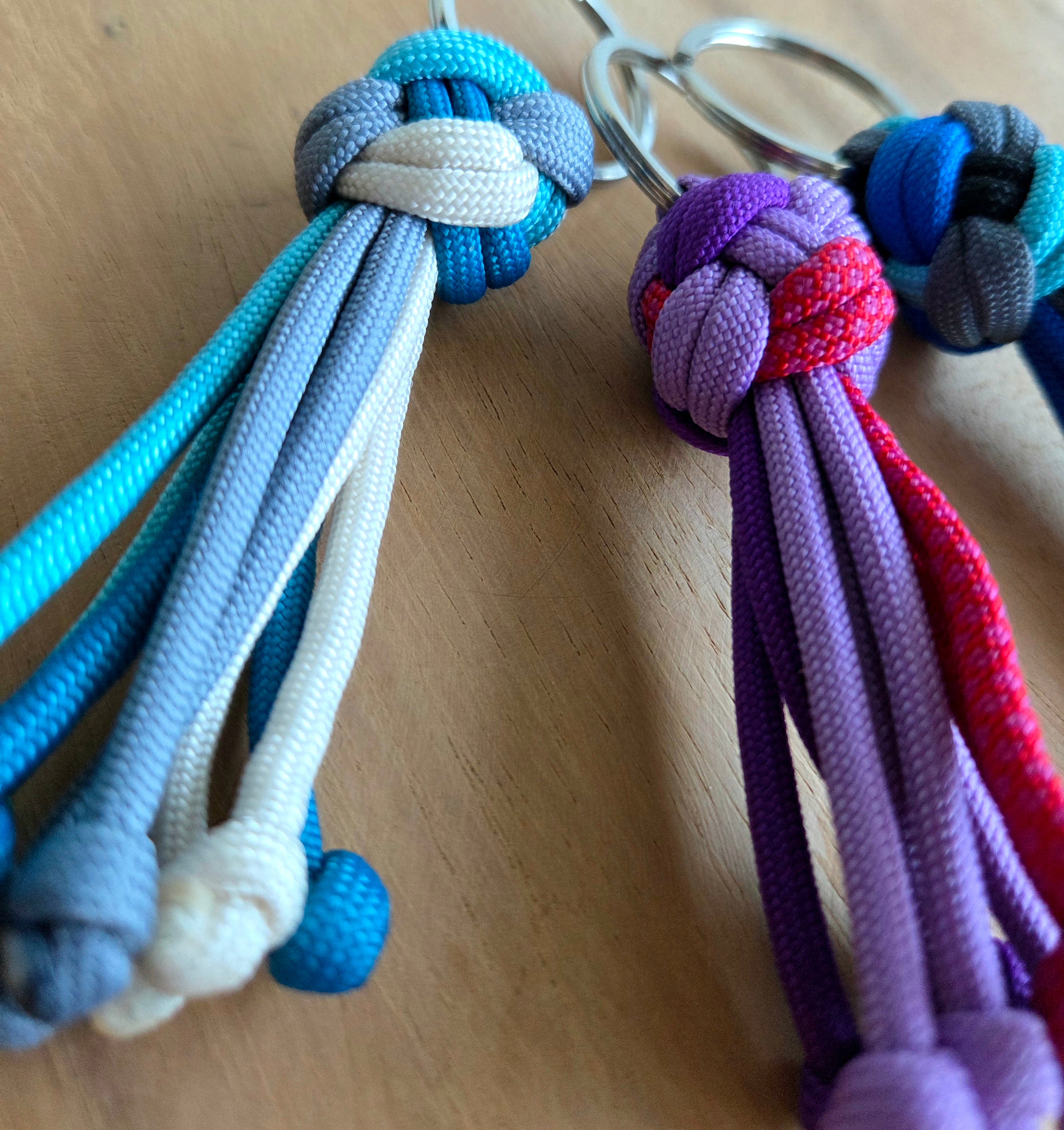 Paracord Schlüsselanhänger Diamantknoten