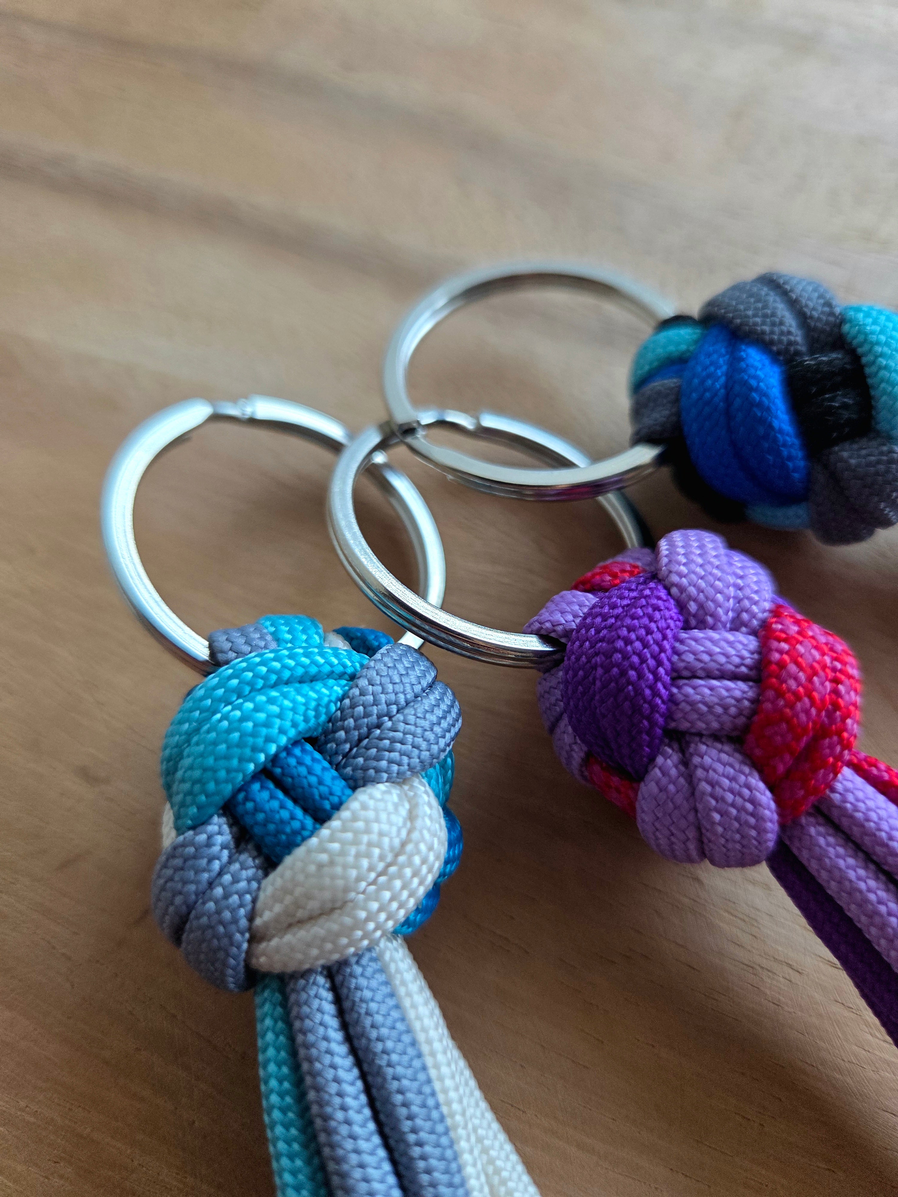 Paracord Schlüsselanhänger Diamantknoten